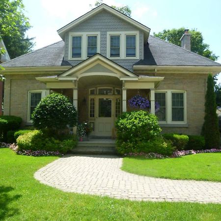 Cottage On Caledonia Bed & Breakfast Стратфорд Экстерьер фото